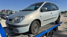 Crochet remorquage renault d'occasion  Villegusien-le-Lac