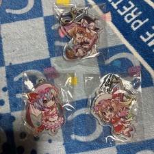 Touhou portachiavi acrilico usato Touhou portachiavi acrilico usato  Spedire a Italy