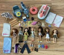 Usado, Lote de sete bonecas Lil Bratz com acessórios, scooter Vespa e cruzador aquático comprar usado Usado, Lote de sete bonecas Lil Bratz com acessórios, scooter Vespa e cruzador aquático comprar usado  Enviando para Brazil