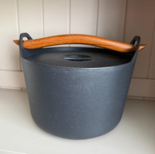 Forno holandês de ferro fundido Iittala Sarpaneva – Esmalte, cabo de madeira, Finlândia, 2008 comprar usado  Enviando para Brazil