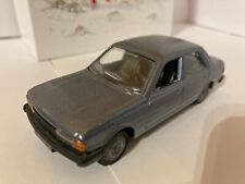 Peugeot 305 gris d'occasion  Dol-de-Bretagne