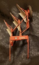 1954 ESKA IH Int. Arado para trator Harvester McCormick 3 fundos escala 1:16 RARO!!!! comprar usado  Enviando para Brazil