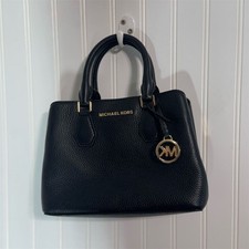 Usado, Bolsa satchel Michael Kors Camille pequena couro pebbled ouro preto ferragem comprar usado  Enviando para Brazil