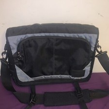 Targus laptop messenger for sale  Orange