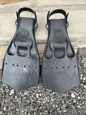 Barbatanas de mergulho SCUBAPRO Jet Fin design ventilado feito nos EUA borracha preta média comprar usado Barbatanas de mergulho SCUBAPRO Jet Fin design ventilado feito nos EUA borracha preta média comprar usado  Enviando para Brazil