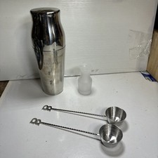 Coqueteleira Belvedere Vodka com 2 colheres/colheres de mistura e mini garrafa comprar usado  Enviando para Brazil