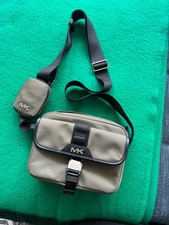 Bolsa tiracolo Michael Kors Brooklyn náilon reciclado verde oliva - Nova comprar usado  Enviando para Brazil