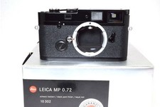 Fotocamera analogica leica usato  Modena