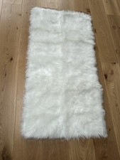Faux fur rug for sale  MITCHAM
