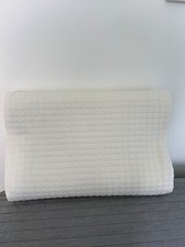 Oreiller ergonomique 33x50cm d'occasion  Le Plessis-Robinson