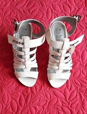 Jolie chaussures beige d'occasion  Roanne