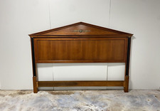 Ethan allen medallion for sale  Streamwood
