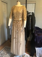 Vestido Basix dourado enfeitado, mangas 3/4, zíper nas costas, tamanho 4 comprar usado  Enviando para Brazil