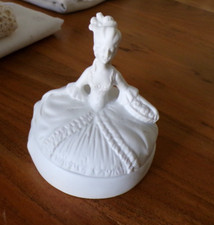 Figurine biscuit bouquetière d'occasion  Senozan