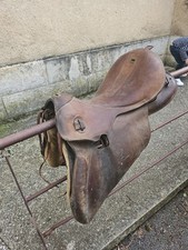 Ancienne selle cuir d'occasion  Laragne-Montéglin