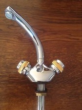 Ensemble robinetterie lavabo d'occasion  Notre-Dame-d'Oé