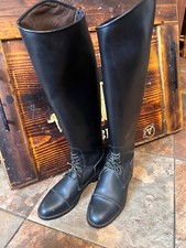 Size 10r equistar for sale  Floresville