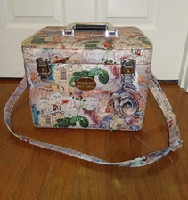 Estojo escolar Young Living Beauty rosa/verde/rosa floral-muito bom estado-chaves! comprar usado Estojo escolar Young Living Beauty rosa/verde/rosa floral-muito bom estado-chaves! comprar usado  Enviando para Brazil