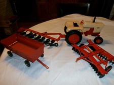 JI Case IH Farm Toy 1970 1070 Conjunto Vagão de Arado de Disco Extremamente Raro Difícil de Encontrar comprar usado  Enviando para Brazil