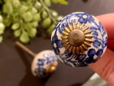 Perillas de gabinete de cajón florales de cerámica de porcelana azul y blanco antiguas de 1,25" segunda mano  Embacar hacia Mexico