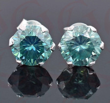Clous solitaire diamant d'occasion  Expédié en France