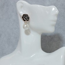 Pearl earrings women d'occasion  Expédié en Belgium