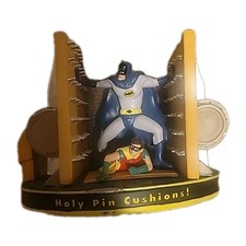 ALMOFADAS DE BROCHE SAGRADAS Hawthorne Village The Adventures Of Batman and Robin! Estátua, usado comprar usado  Enviando para Brazil
