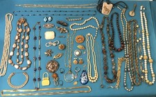Lot bijoux sautoir d'occasion  Nancy-