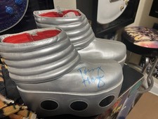 Bota Kiss - Tommy Thayer assinada comprar usado Bota Kiss - Tommy Thayer assinada comprar usado  Enviando para Brazil