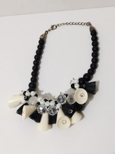 Collana girocollo bianca usato  Roma