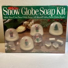 Usado, Kit de sabonete globo de neve Natal férias vida da festa glicerina derreter e despejar comprar usado  Enviando para Brazil