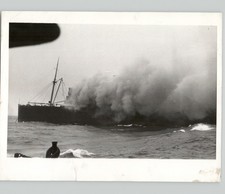 Disaster SS MORRO CASTLE Smoking ABLAZE Aground NOVA CAMISA 1934 foto de imprensa comprar usado  Enviando para Brazil