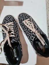 Chaussures femme baskets d'occasion  Poussan