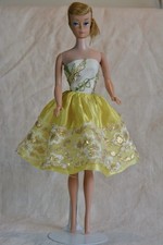 Usado, Lindo vestido de festa Barbie vintage com saia de renda dourada, TLC, anos 60 comprar usado  Enviando para Brazil
