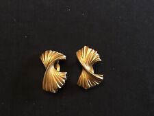 Boucles oreilles clip d'occasion  Bourgoin-Jallieu