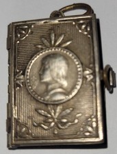 Ancien pendentif livre d'occasion  Amiens-