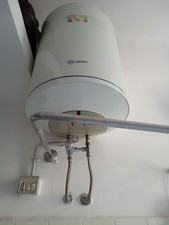 Scaldabagno elettrico rheem usato  Roma