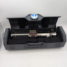 Punho de sabre de luz Disney Star Wars Galaxy’s Edge Reforged Skywalker Legacy *LEIA* comprar usado  Enviando para Brazil