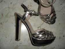 Attuali scarpe sandalo usato  Italia