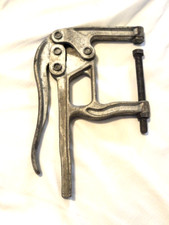Vintage knu vise for sale  Coram