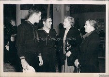 1951 Atenas Grécia Johnnie Lastel Fred Galzerano Sexta Frota Foto 5X7 comprar usado  Enviando para Brazil