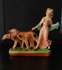 Statuette femme lévriers d'occasion Statuette femme lévriers d'occasion  Dammarie-les-Lys