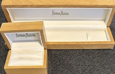 Usado, Dobradiça folheada madeira clara Neiman Marcus apresentação caixas vazias pulseira e anel comprar usado  Enviando para Brazil