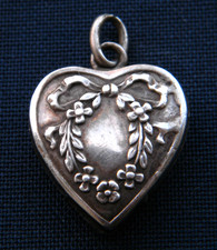 Médaille pendentif petit d'occasion  Pont-Évêque