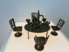 Conjunto de mesa oval e 4 cadeiras e 6 taças e decantadores de latão maciço para casa de bonecas comprar usado  Enviando para Brazil