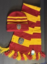 Conjunto de cachecol e chapéu Harry Potter Grifinória – Brasão de Hogwarts vermelho/dourado 46” x 8” juvenil comprar usado  Enviando para Brazil