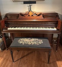 upright beautiful piano for sale  Manhattan