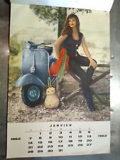 Calendrier original vespa d'occasion  Saint-Benin-d'Azy