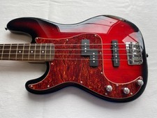 Bass squier fender gebraucht kaufen  Berlin