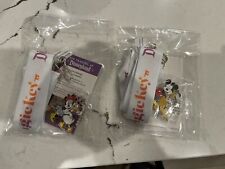 Kits de troca de broches Disney Magic Key Holders 2025 Mickey & Pluto e Minnie & Daisy comprar usado  Enviando para Brazil